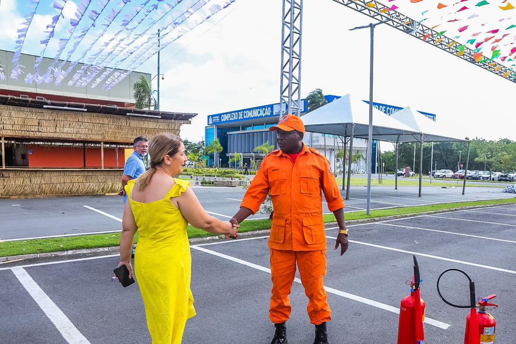 Presidente Iracema Vale confere detalhes da estrutura do 'Arraial da Assembleia’. Em destaque aqui na Portfólio Vip