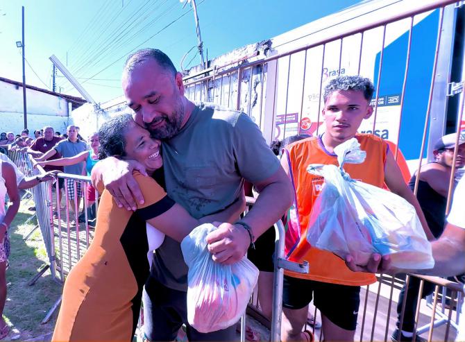 Com apoio do governador Carlos Brandão, Roberto Costa entrega mais de 30 toneladas de frango em Bacabal. Em destaque aqui na Portfólio Vip