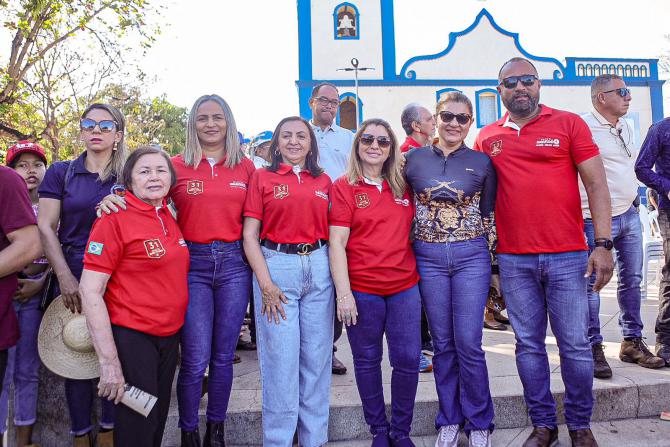 Iracema Vale prestigia a tradicional Missa do Vaqueiro e cavalgada em Colinas. Em destaque aqui na Portfólio Vip