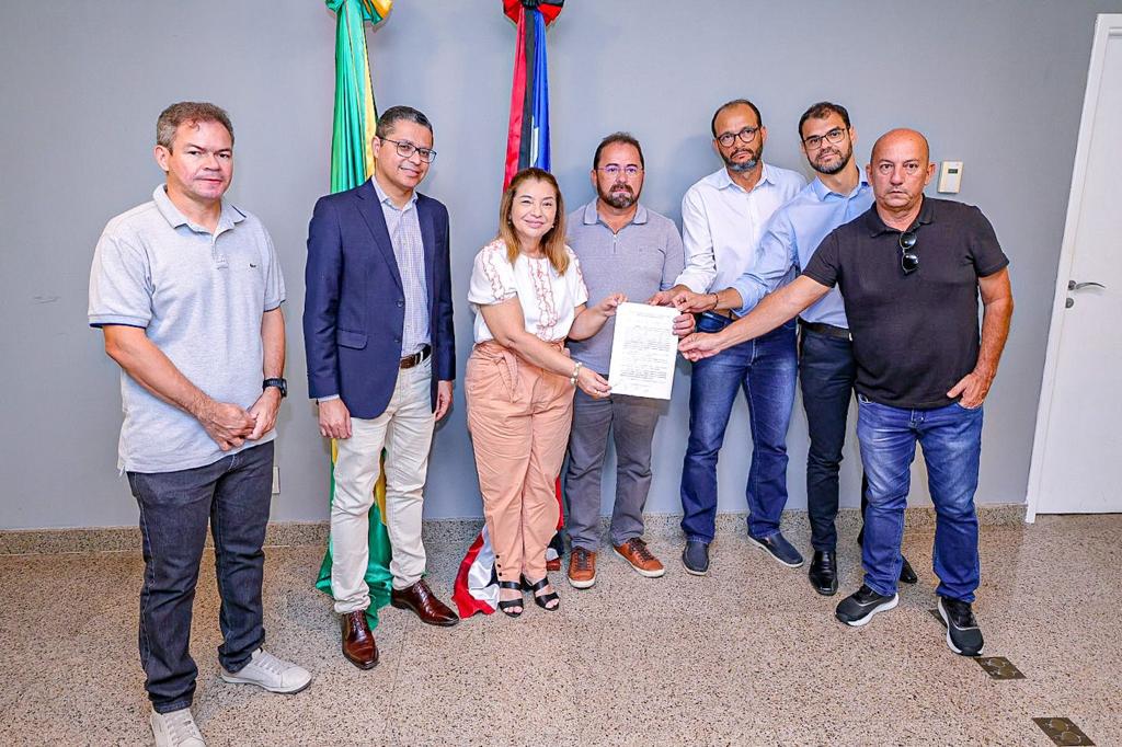 Iracema Vale se reúne com representantes do ciclismo, triathlon e corredores de rua de São Luís. Em destaque aqui na Portfólio Vip