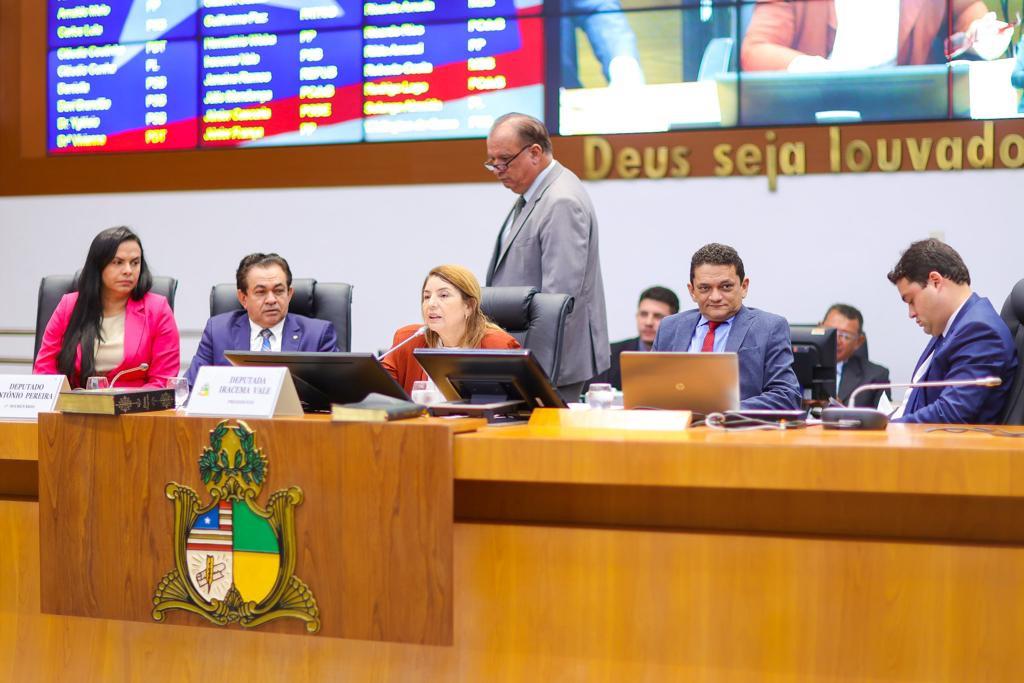 Presidente Iracema Vale destaca alta produtividade da Assembleia Legislativa em 2023. Em destaque aqui na Portfólio Vip