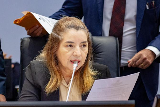 Iracema Vale esclarece sobre o processo de escolha do novo membro do TCE e declara apoio a Flávio Costa. Em destaque aqui na Portfólio Vip