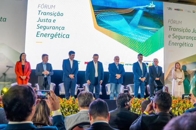 Deputados participam de fórum promovido pela Petrobras e Consórcio Amazônia Legal. Em destaque aqui na Portfólio Vip