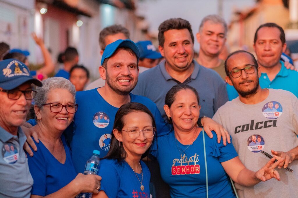 Moradores das Vilas abrem suas casas e fazem uma grande festa para o amigo do povo Fernando Pessoa. Em destaque aqui na Portfólio Vip