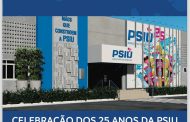 Mãos de pioneiros marcam monumento em homenagem aos 25 anos da Psiu. Em destaque aqui na Portfólio Vip