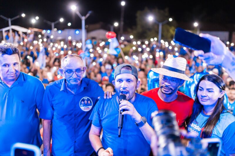 Em uma linda festa milhares de pessoas acompanharam Fernando, Nelson, Jeová e Valcenor pelas ruas do Ipu-Iru cantando suas músicas de campanha. Em destaque aqui na Portfólio Vip