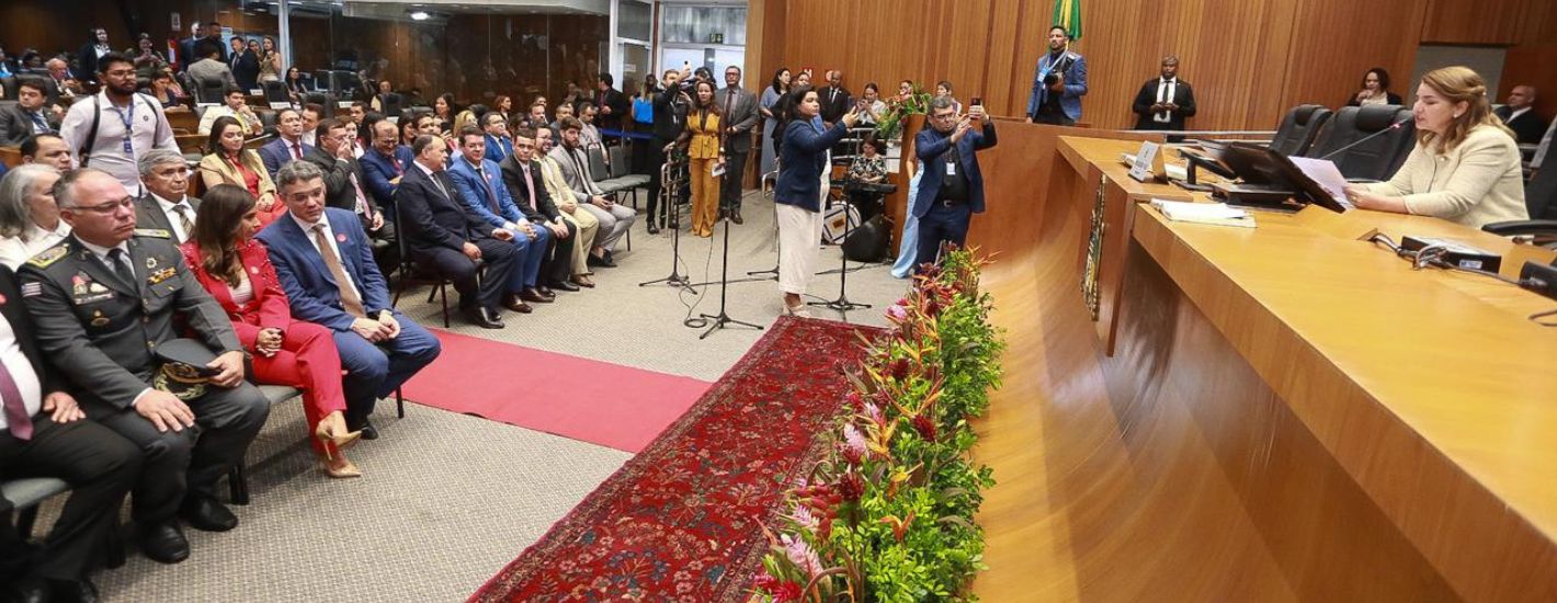 Autoridades destacam gestão de Iracema Vale na Alema durante abertura do Ano Legislativo. Em destaque aqui na Portfólio Vip.