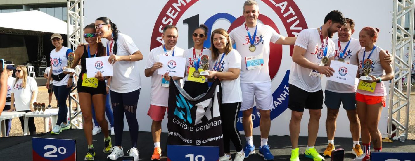 Vencedores da corrida da Alema celebram iniciativa da Casa em favor do esporte. Em destaque aqui na Portfólio Vip.