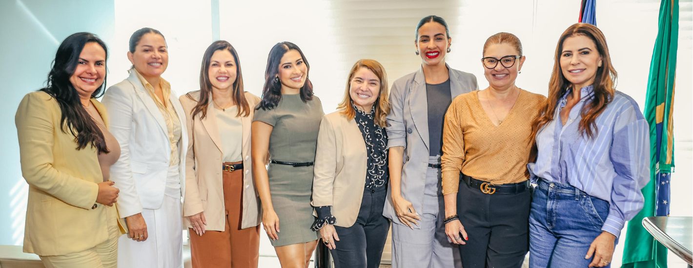 Presidente Iracema Vale e deputadas recebem Thaynara OG em visita à Alema. Em destaque aqui na Portfólio Vip.