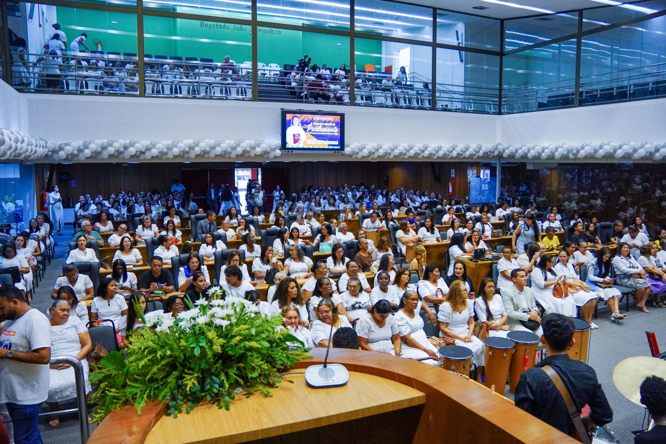 Sessão solene em alusão ao Dia do Círculo de Oração reúne evangélicos de diversas denominações na Alema. Em destaque aqui na Portfólio Vip.