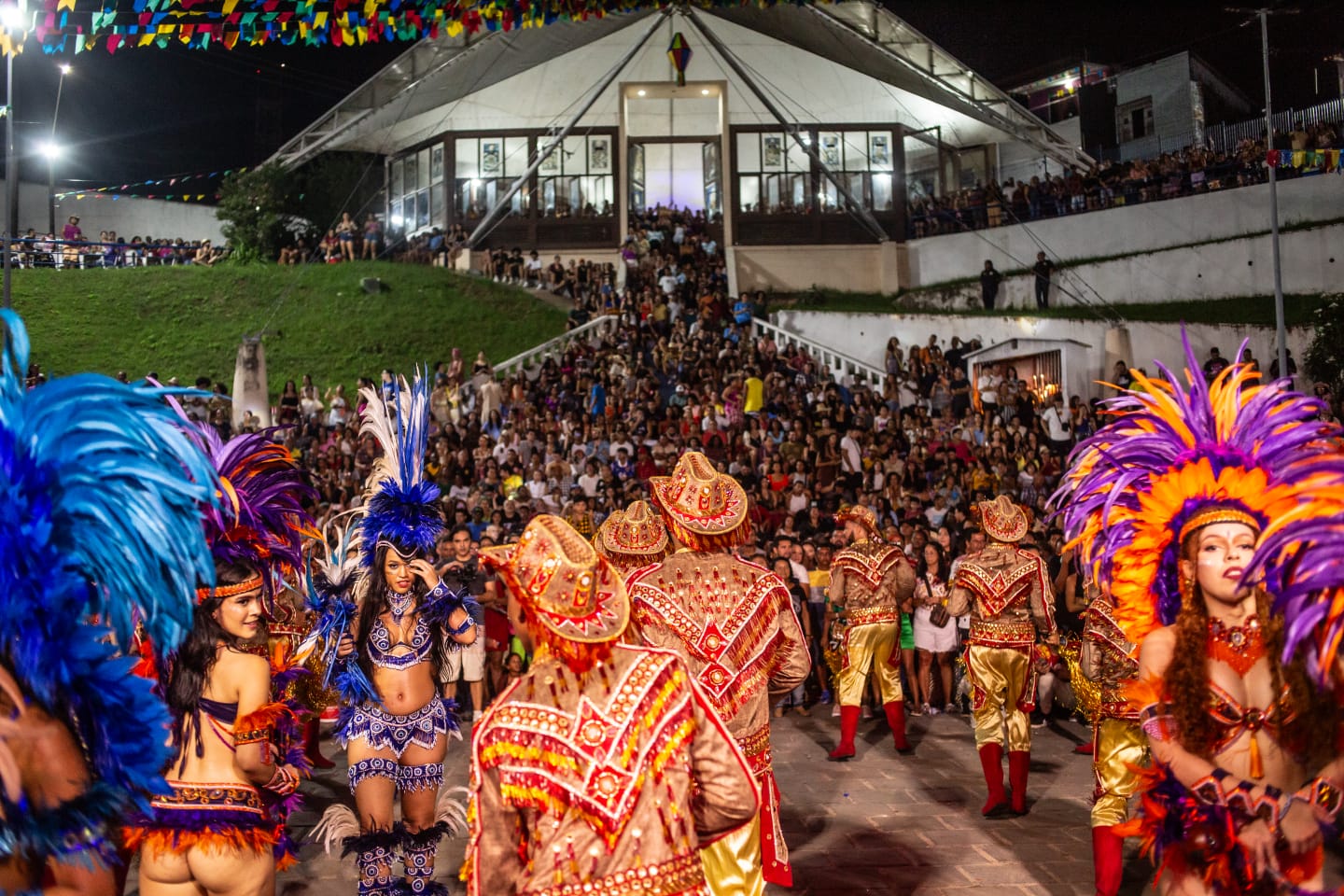 A auréola e o remo  O Festejo de São Pedro renova sua tradição 2025. Em destaque aqui na Portfólio Vip.