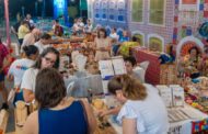 Visitantes destacam a variedade culinária e a riqueza do artesanato no Arraial da Assembleia. Em destaque aqui na Portfólio Vip.