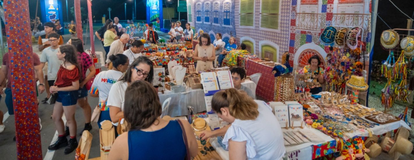 Visitantes destacam a variedade culinária e a riqueza do artesanato no Arraial da Assembleia. Em destaque aqui na Portfólio Vip.