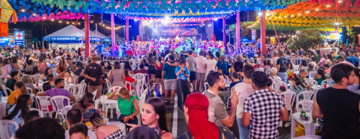 Público curte primeira noite no Arraial da Assembleia e elogia organização e programação. Em destaque aqui na Portfólio Vip.