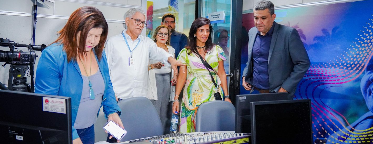Em visita à Comunicação da Assembleia, coordenadora da Rádio Senado aponta a Rádio Alema como referência nacional em comunicação pública. Em destaque aqui na Portfólio Vip.