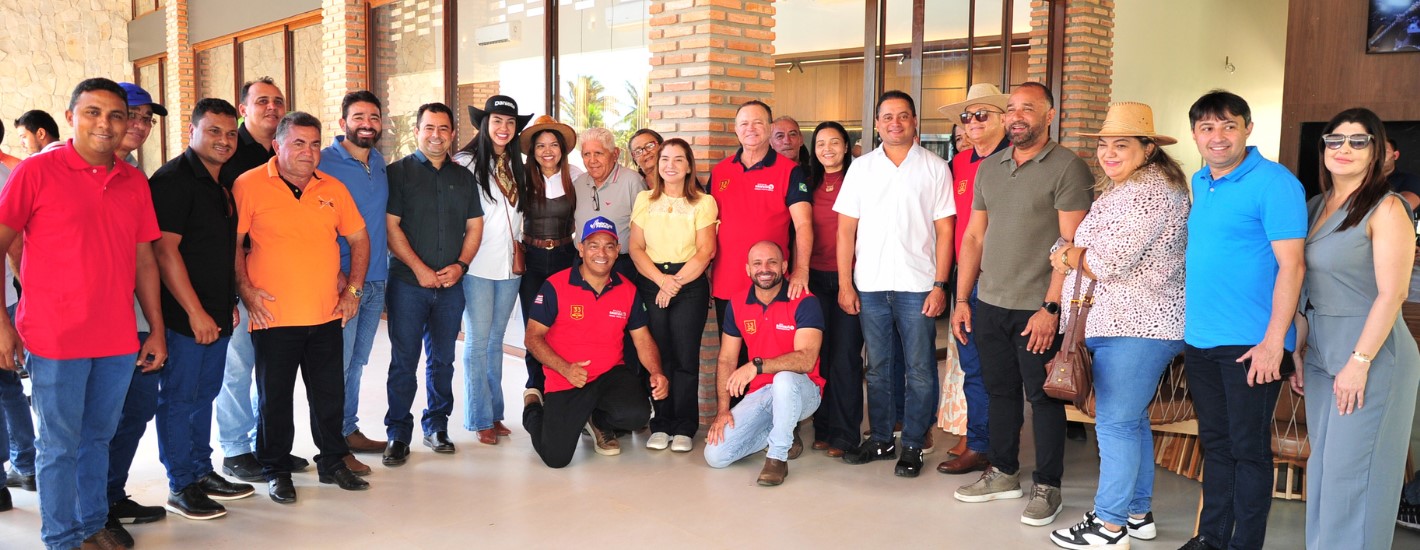 Iracema Vale visita a 33ª edição da Vaquejada de Colinas e destaca importância do evento para a cultura e a economia do Maranhão. Em destaque aqui na Portfólio Vip.
