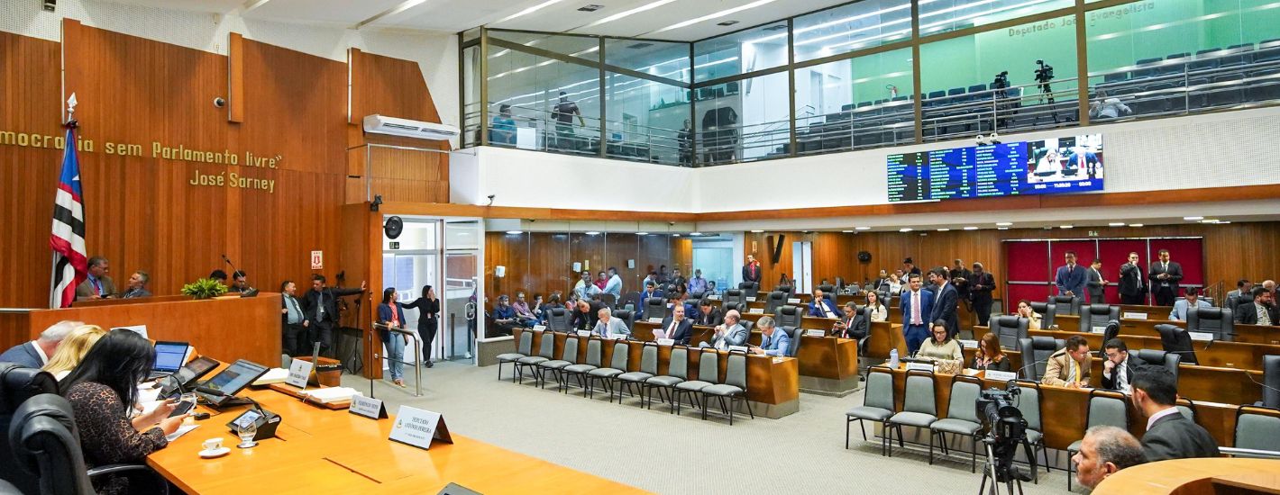 Assembleia aprova MPs para fortalecimento de programas sociais no Maranhão. Em destaque aqui na Portfólio Vip.