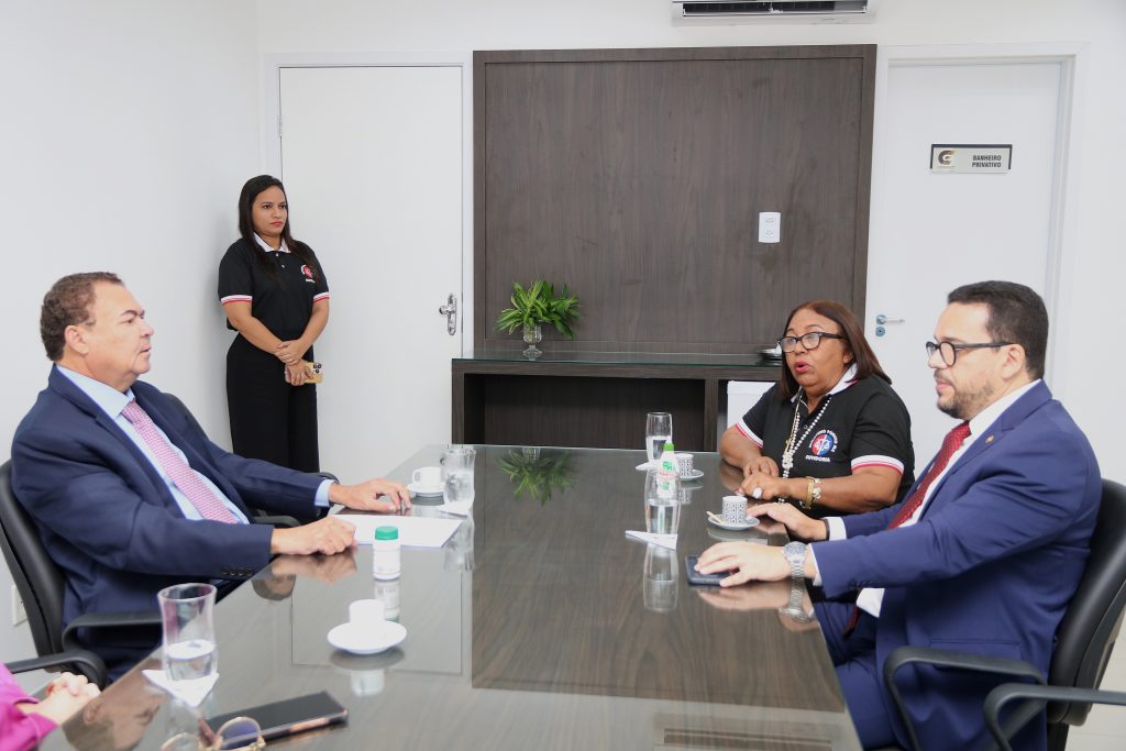 SÃO LUÍS – Ouvidoria do MPMA solicita medidas contra excesso de filas nos cartórios. Em destaque aqui na Portfólio Vip.