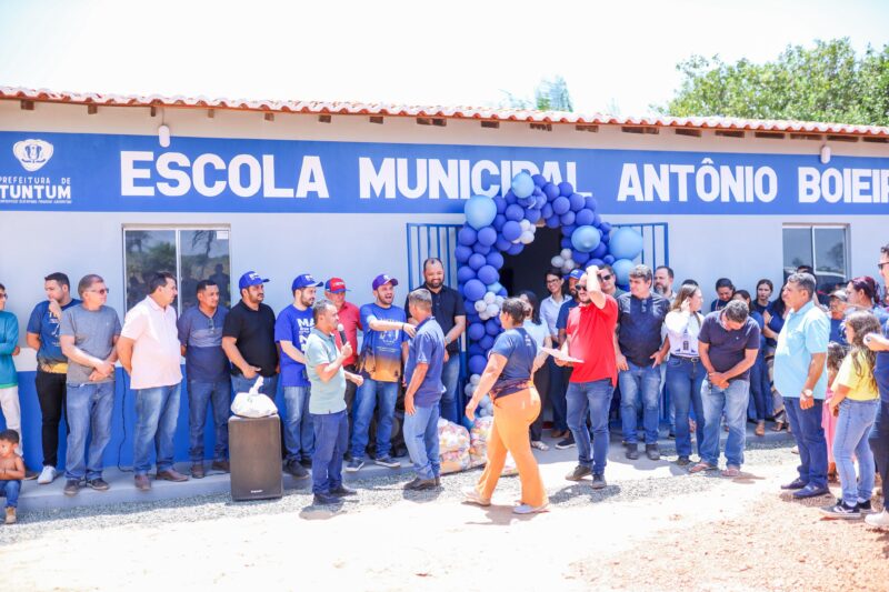 Fernando Pessoa entrega obras, distribui cestas básicas e faz doação de casas no primeiro dia das comemorações dos 70 anos de Tuntum. Em destaque aqui na Portfólio Vip.