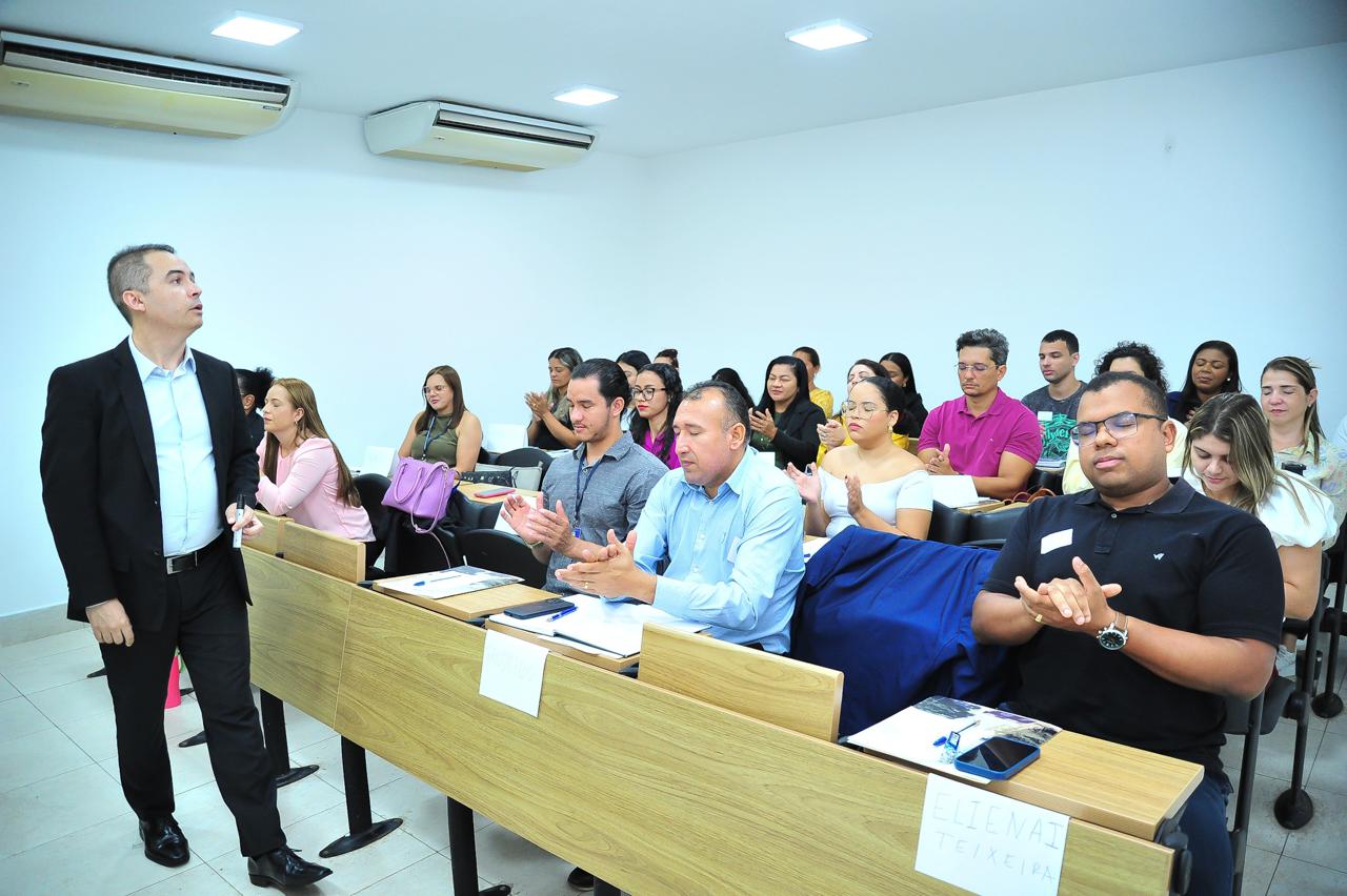 Elema promove curso de Comunicação e Oratória para servidores e público externo. Em destaque aqui na Portfólio Vip.
