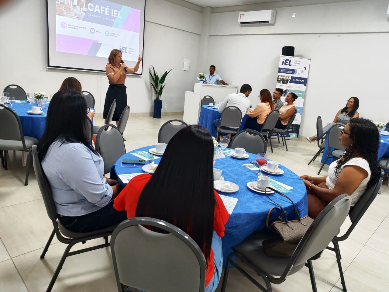 Empresários do sul do Maranhão discutem gestão de pessoas e inovação em evento do IEL. Em destaque aqui na Portfólio Vip.