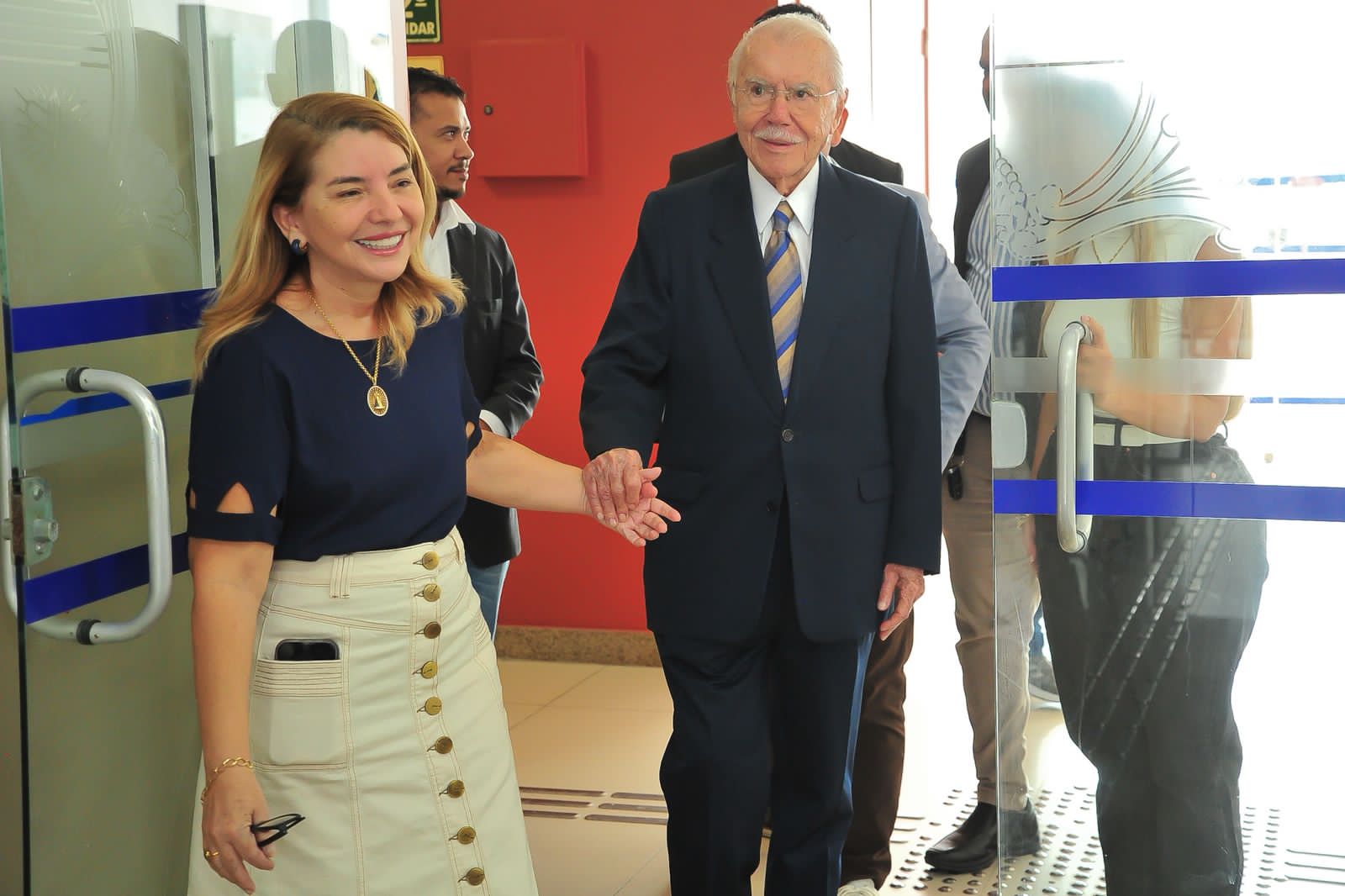 Iracema Vale recebe José Sarney em visita de cortesia à Assembleia Legislativa. Em destaque aqui na Portfólio Vip.