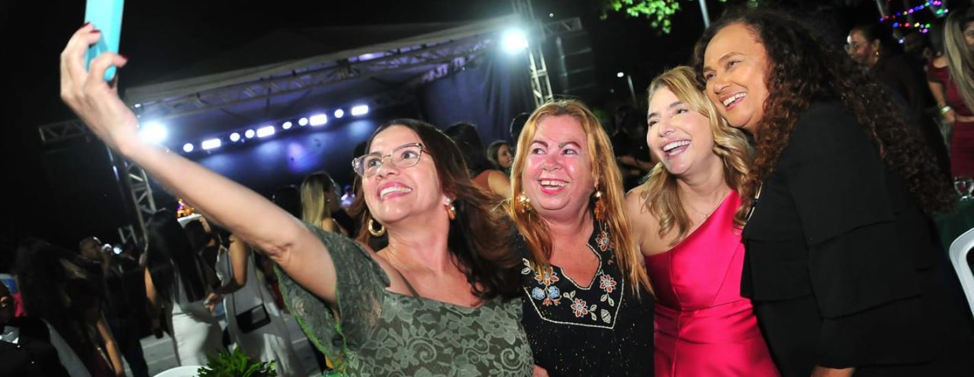 Em noite festiva, confraternização natalina da Assembleia reuniu servidores e convidados. Em destaque aqui na Portfólio Vip.