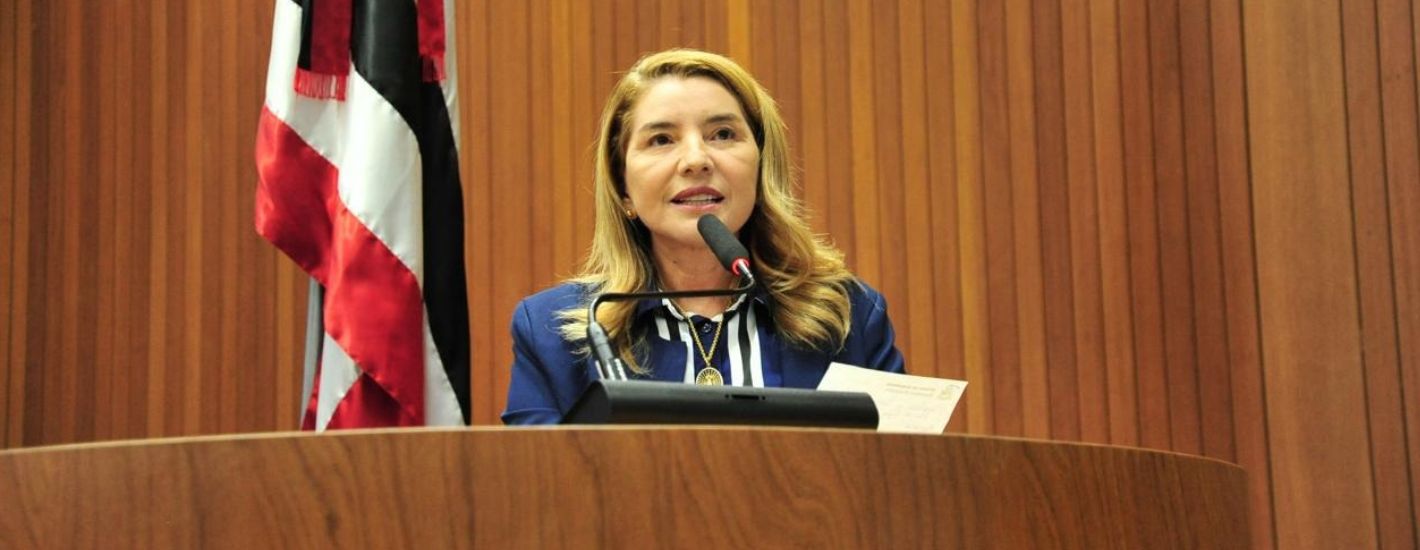 Iracema Vale agradece honrarias e destaca avanços na valorização da cultura. Em destaque aqui na Portfólio Vip.