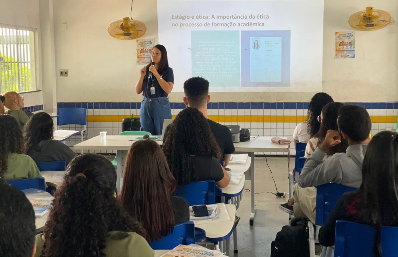 IEL-MA participa de acolhimento com novos estagiários da SEMED. Em destaque aqui na Portfólio Vip.