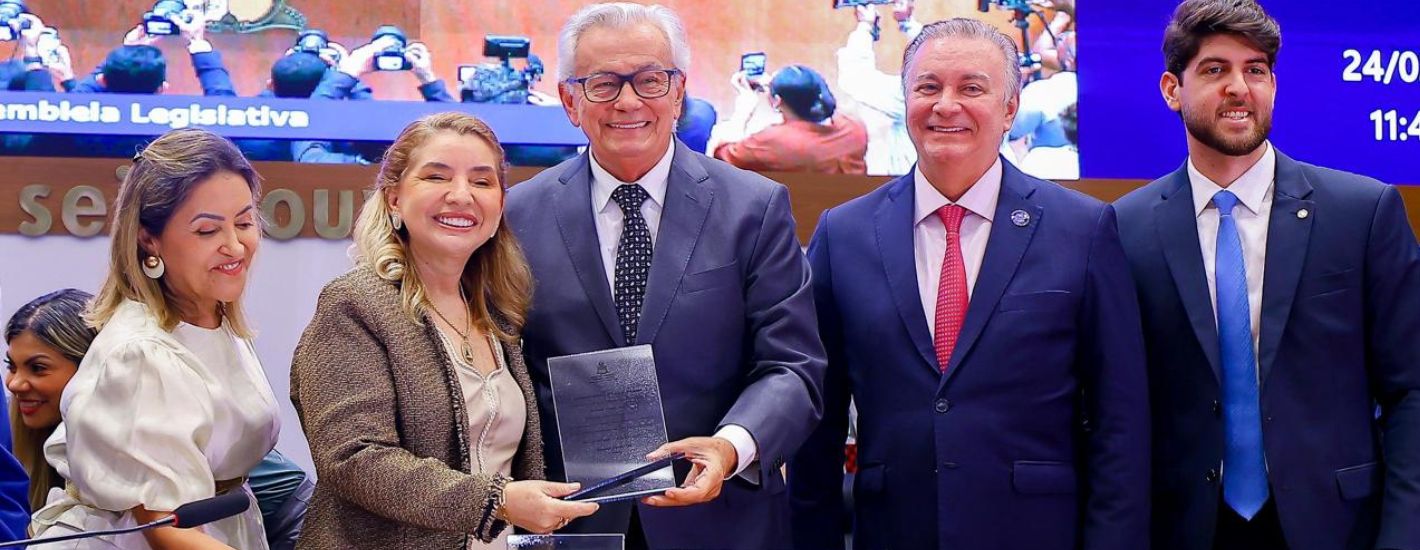 Arnaldo Melo é homenageado na sessão solene de 191 anos da Assembleia. Em destaque aqui na Portfólio Vip.