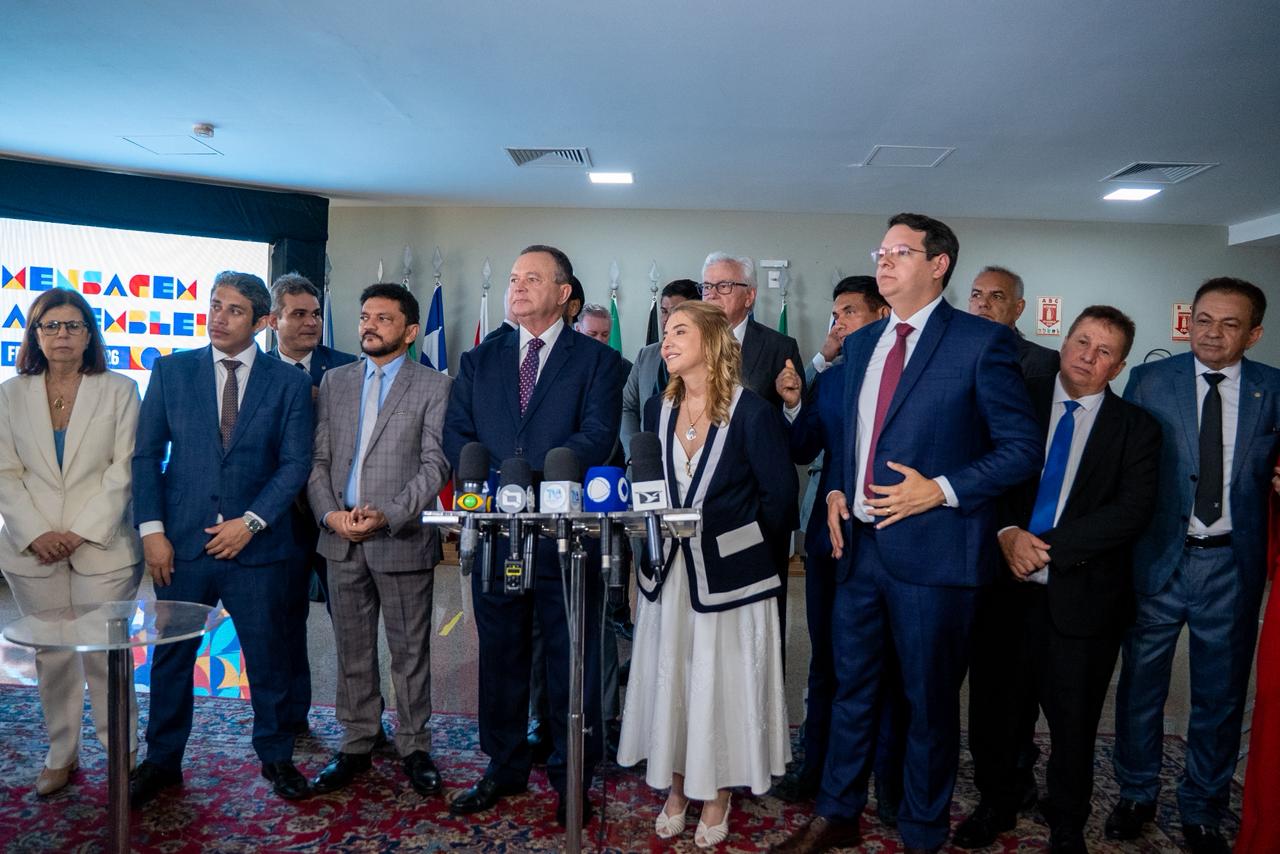 Harmonia entre os Poderes e avanços do Estado são ressaltados em coletiva de imprensa. Em destaque aqui na Portfólio Vip.