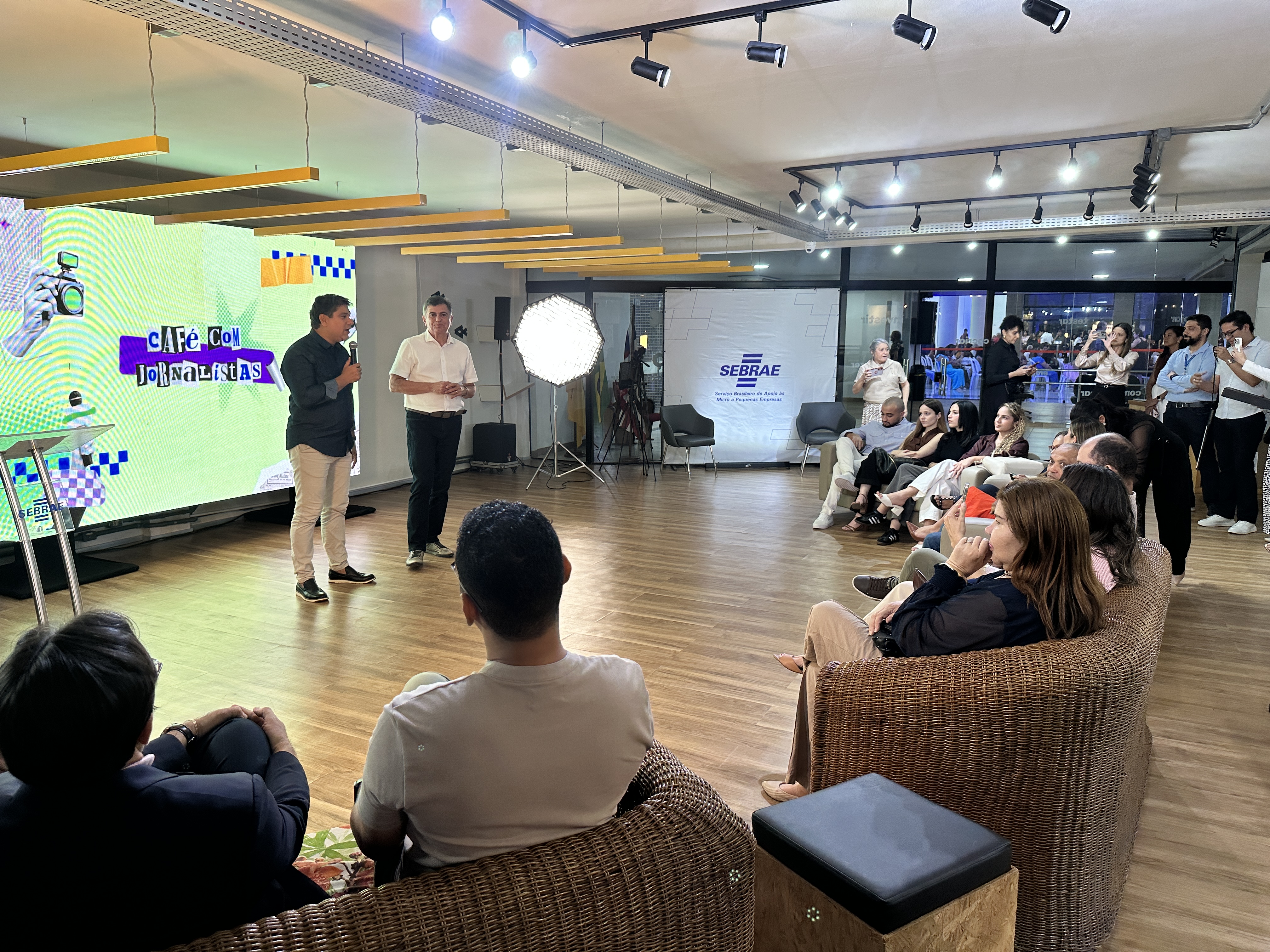 Café com Jornalistas promove conexão, aprendizado e inovação para comunicadores de São Luís. Em destaque aqui na Portfólio Vip.