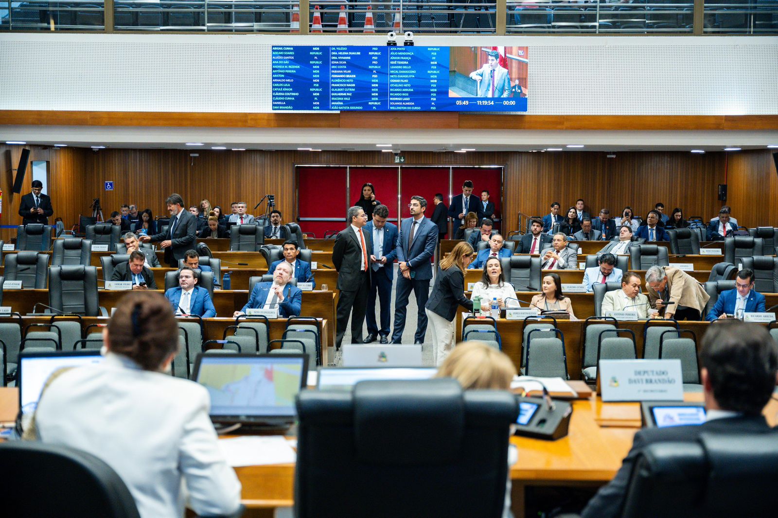 Deputados defendem empréstimos para a realização de investimentos no Maranhão. Em destaque aqui na Portfólio Vip.