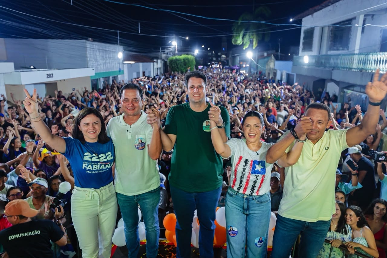 Orleans Brandão recebe apoio de Solange Almeida durante lançamento de candidatura: “Você está pronto para governar o Maranhão”. Em destaque aqui na Portfólio Vip.