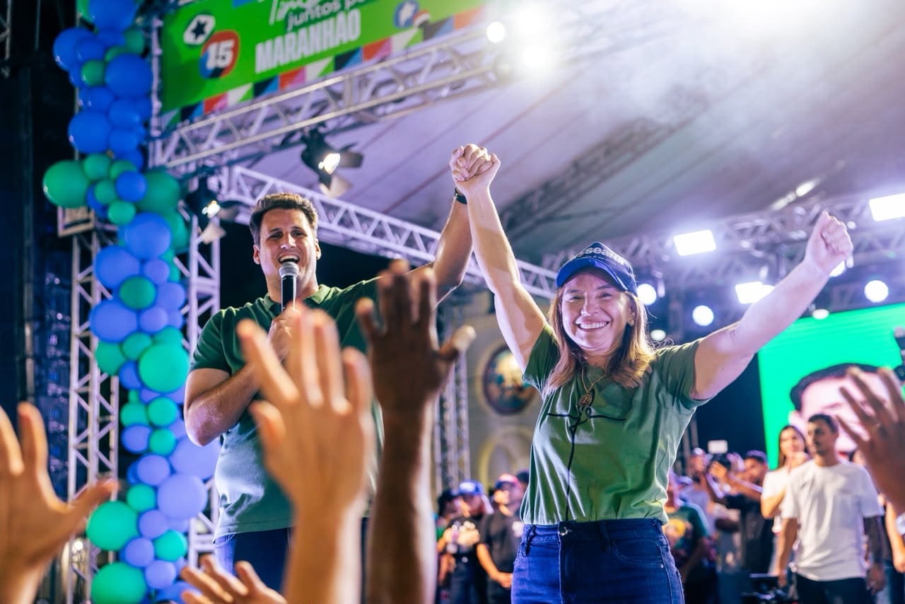 Barreirinhas - Orleans Brandão participa de lançamento da candidatura de Iracema Vale em ato que reúne 10 mil pessoas. Em destaque aqui na Portfólio Vip.