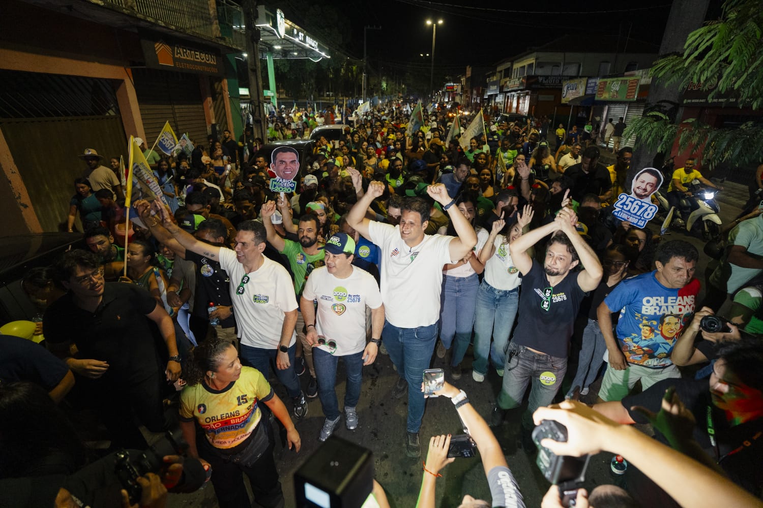 Onda verde do 15 toma as ruas de Pinheiro em mais uma demonstração de força da candidatura de Orleans Brandão na cidade. Em destaque aqui na Portfólio Vip.
