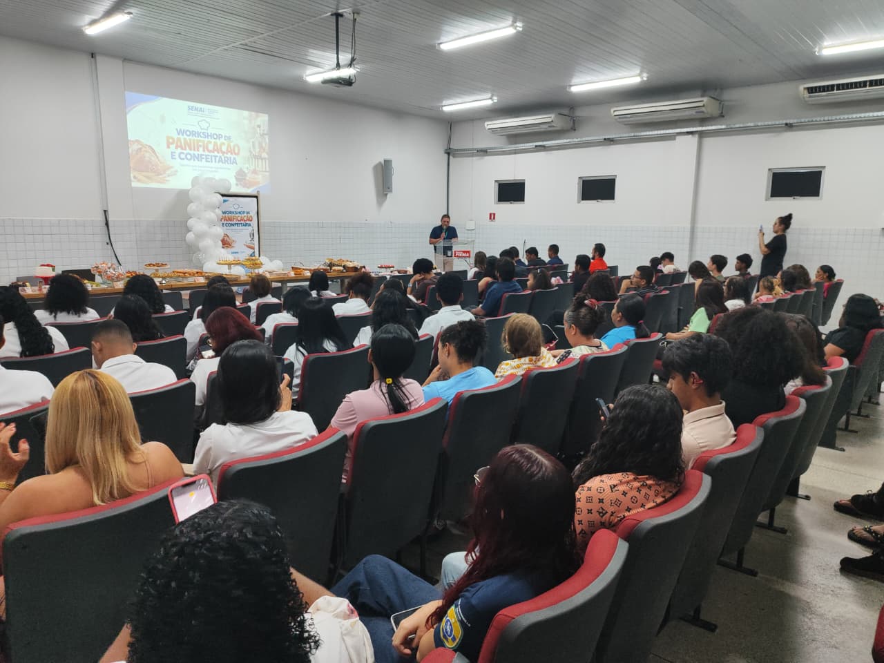 Antes da vitrine, técnica: alunos do SENAI apresentam produtos de panificação e confeitaria. Em destaque aqui na Portfólio Vip.